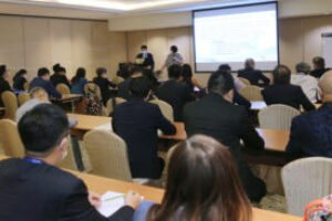 Heidi-and-audience-3_sm1 Heidi-and-audience-3_sm1